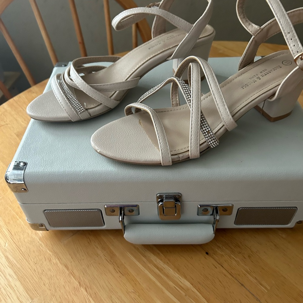 Chic Cream Strappy Sandals